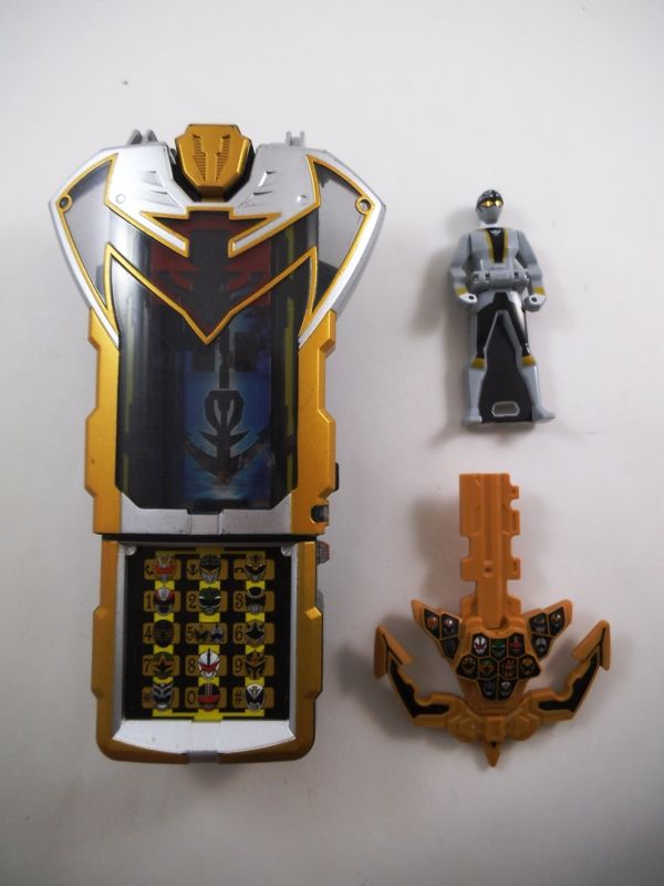power rangers gokaiger morpher